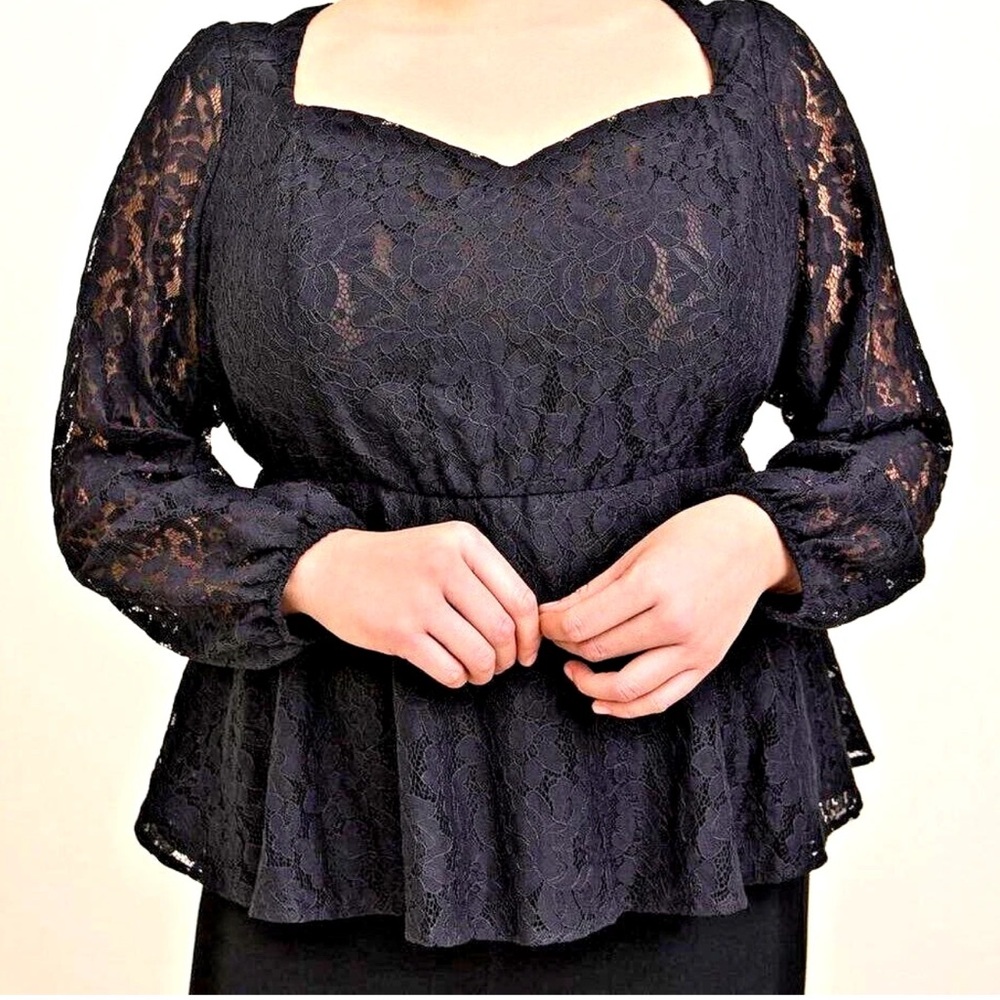 Torrid Size 2 (18/20) Black Lace Sweetheart Neck‎ Peplum Puff Sleeve Top